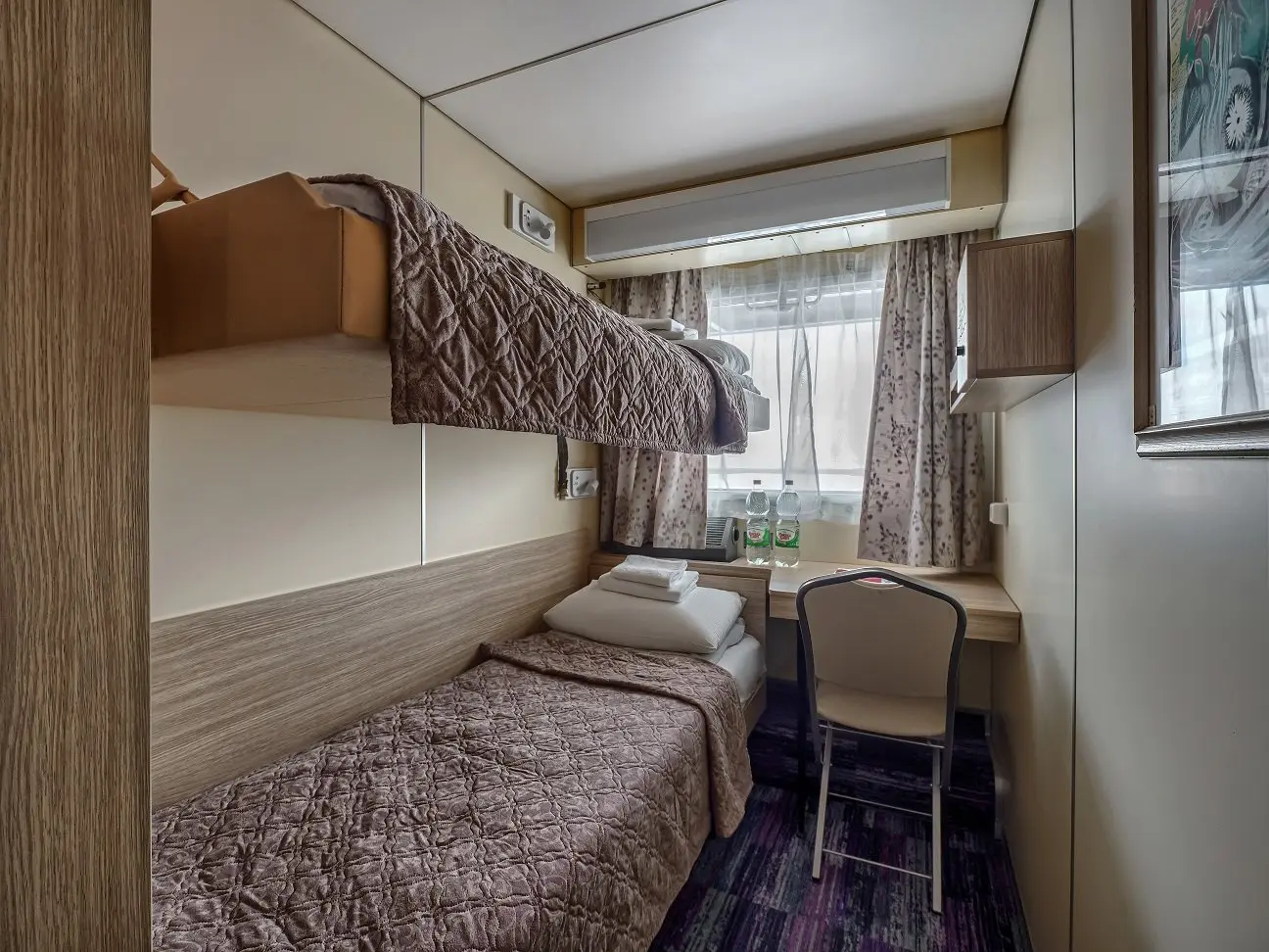 Феликс Дзержинский 2-местная двухъярусная каюта