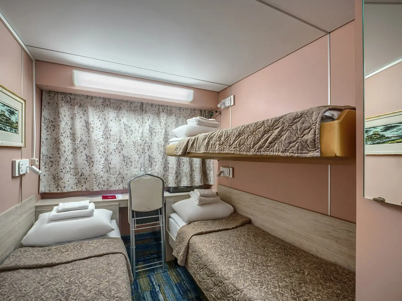 Феликс Дзержинский 3-местная двухъярусная каюта